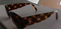 Óculos de sol marca Yves St Laurent  usados