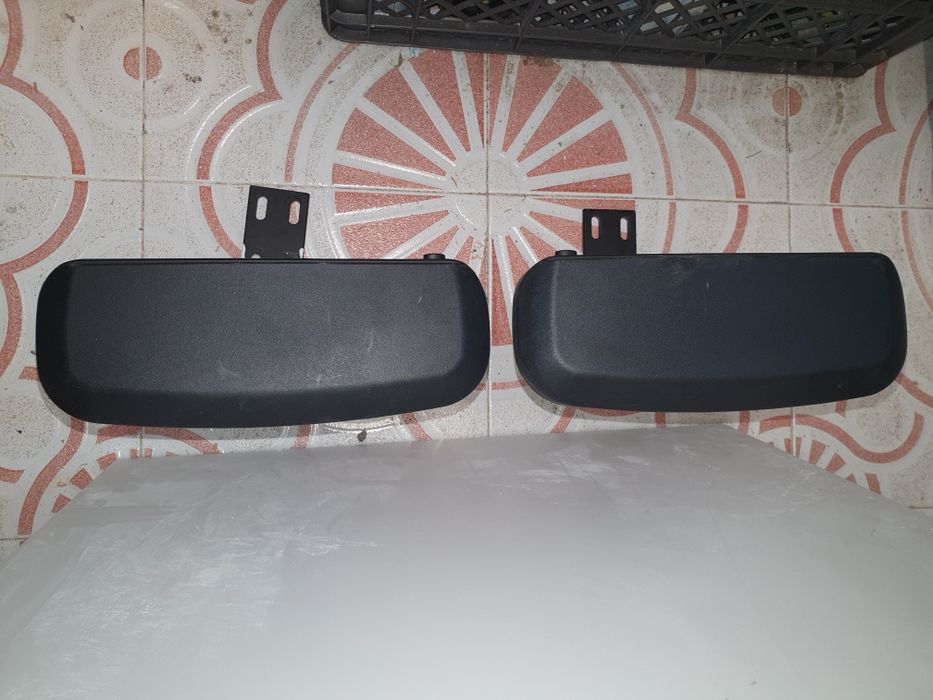 braços de apoio de 3 cadeiras