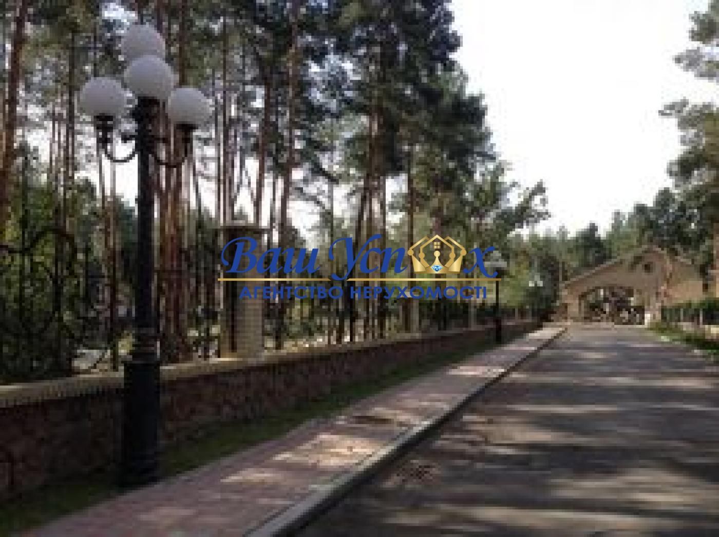 Продаж  Земля під інд. будівництво село Лесники. Возле Леса.