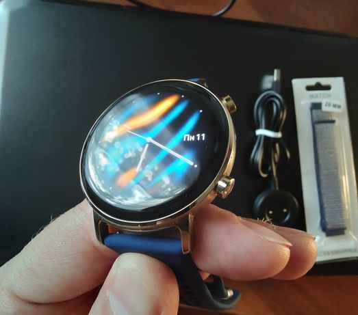 Продам умные часы HUAWEI Watch GT2 sport 42mm. Состояние ИДЕАЛ+подарок
