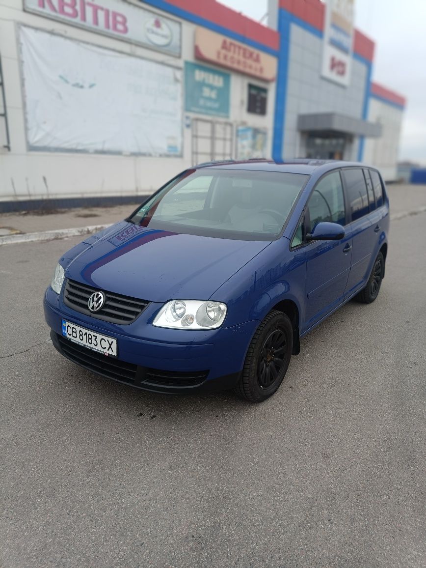 Продам vw touran 2005