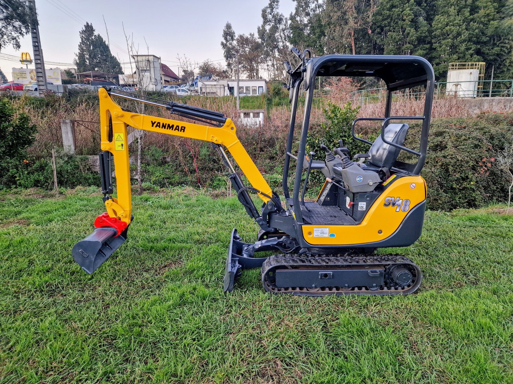 Mini escavadora yanmar 1.8 tn