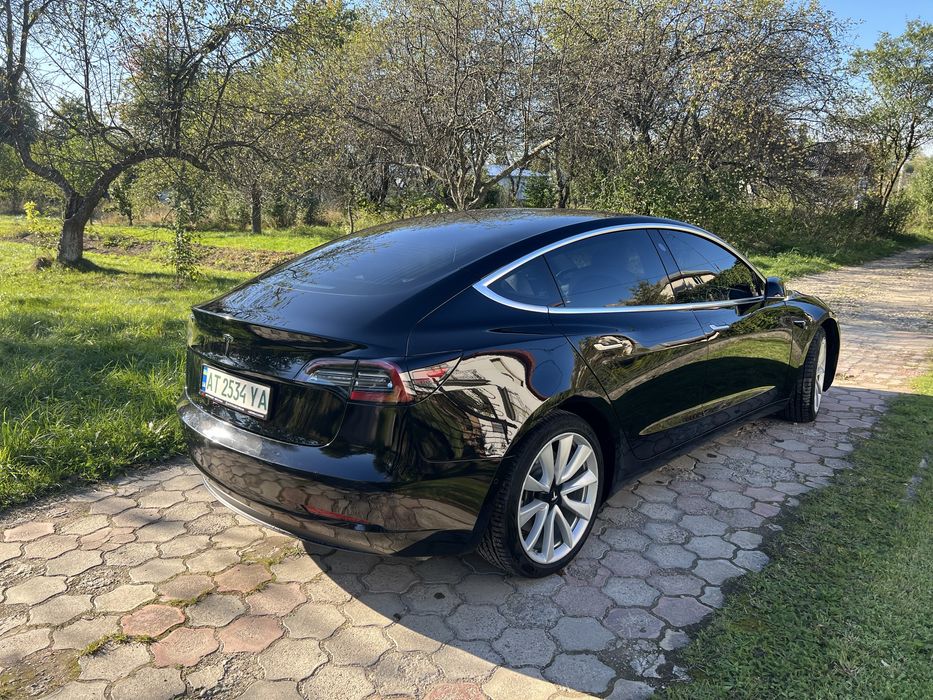 Tesla model3 mid range