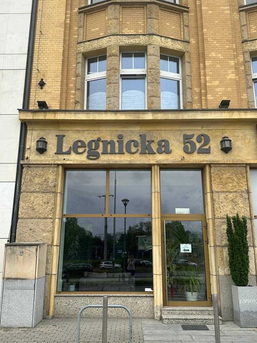 Biuro {~35,5 m2 } przy ul. Legnickiej obok Magnolii.
