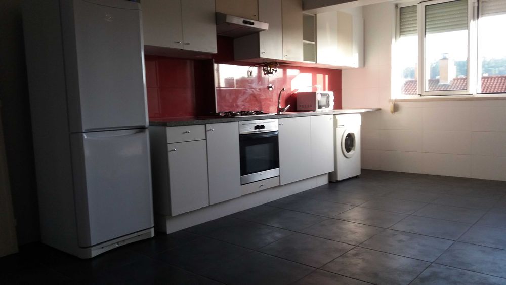 Arrenda-se apartamento T4 mobilado Bairro Norton de Matos
