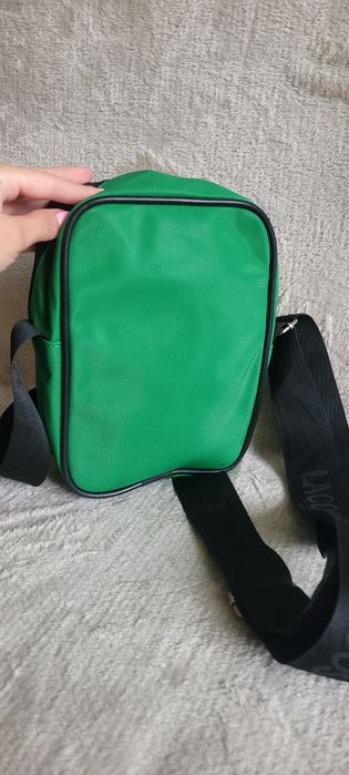 Zielona torba na ramię nerka saszetka Lacoste