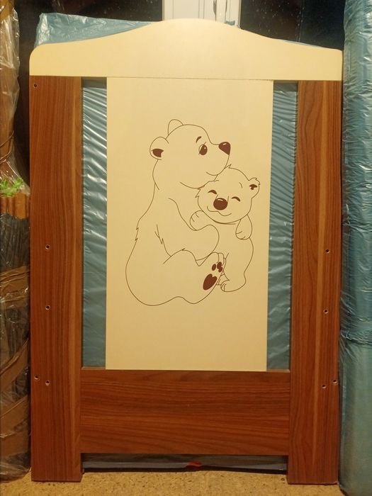 łóżeczko dziecięce z nieużywanym materacem Hevea Krzyś 120x60