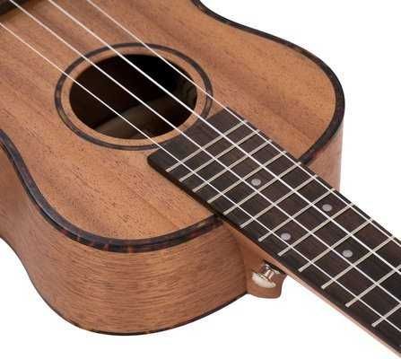 Zestaw Ukulele Koncertowe CASCHA Mahogany + Stroik Pokrowiec Kostki