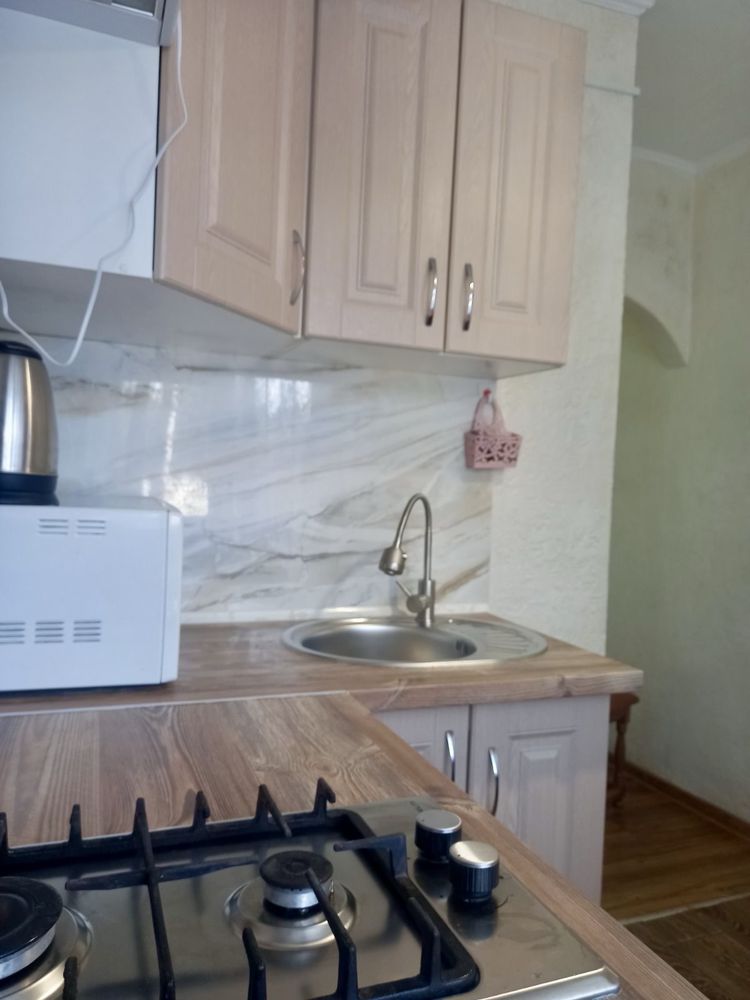 Продаж 3ох кімн. квартири (меблі залишаються)в р - оні Саксаганського