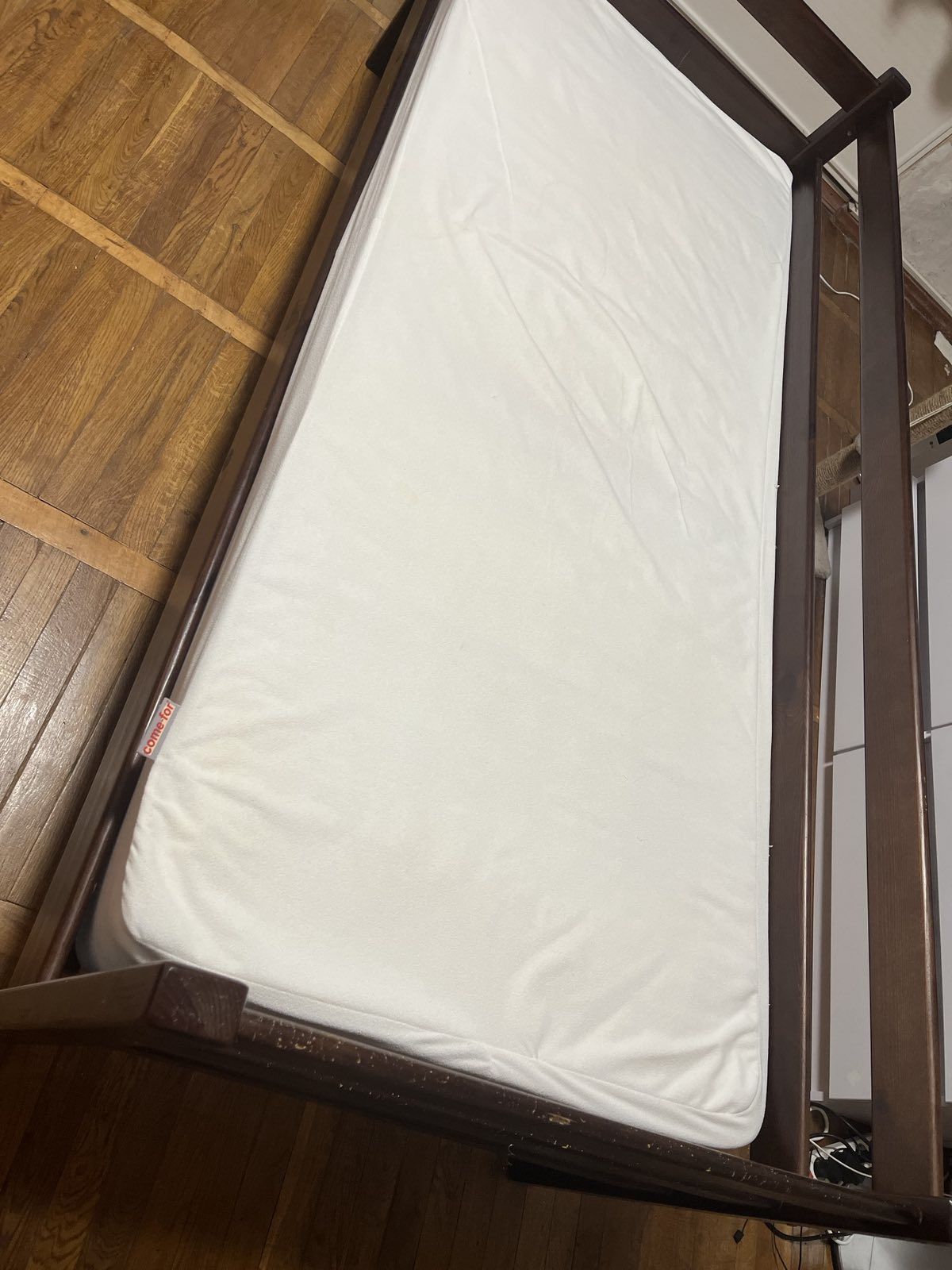 Кровать с матрасом 90х200 см