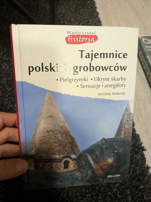 Książka - "Tajemnice polskich grobowców"