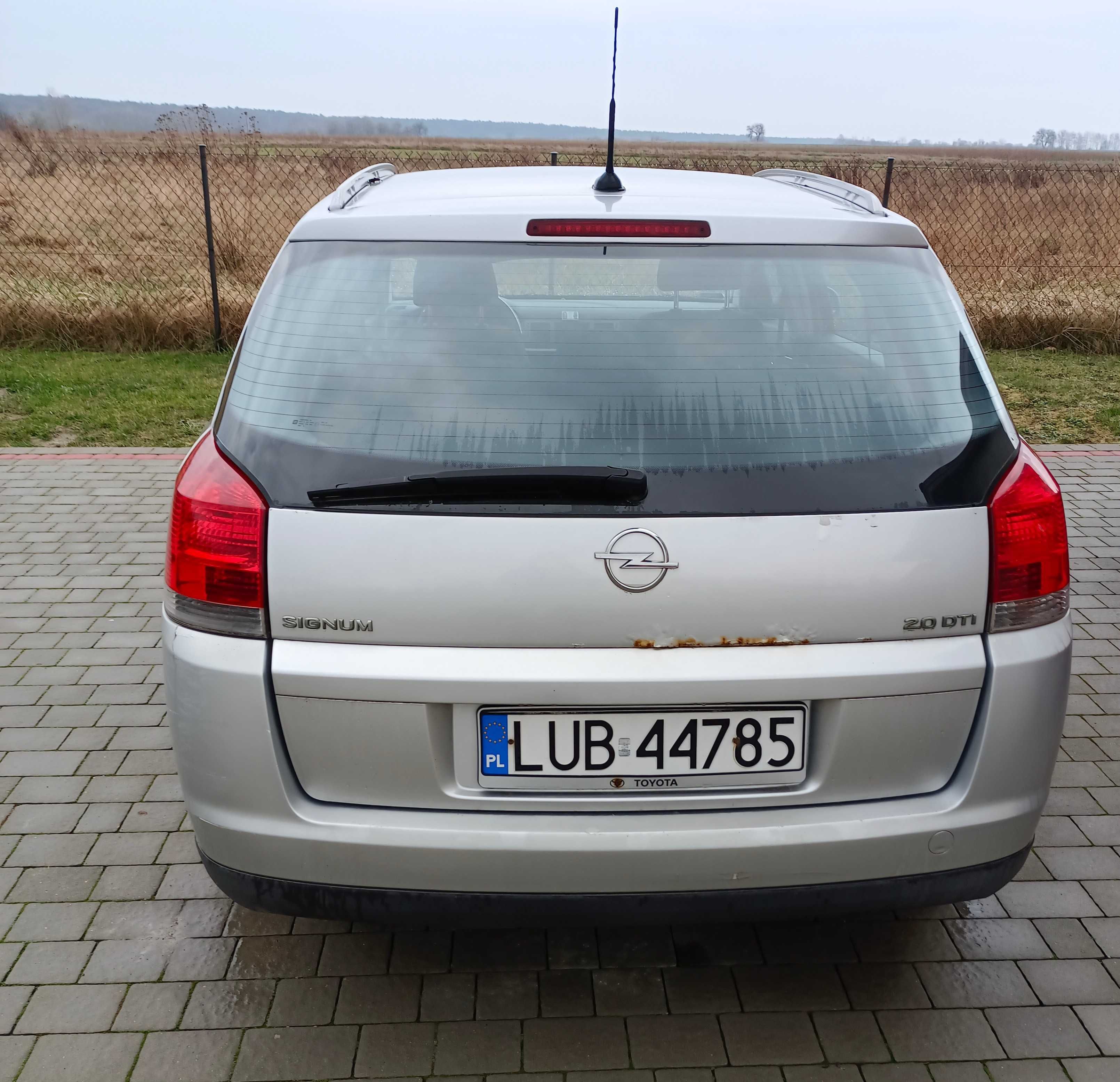 Opel Signum srebrny 2.0 2004 r.