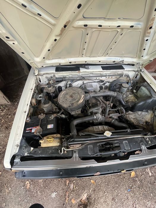 Carrinha Nissan D21 4x4 direção assistida 5 lugares