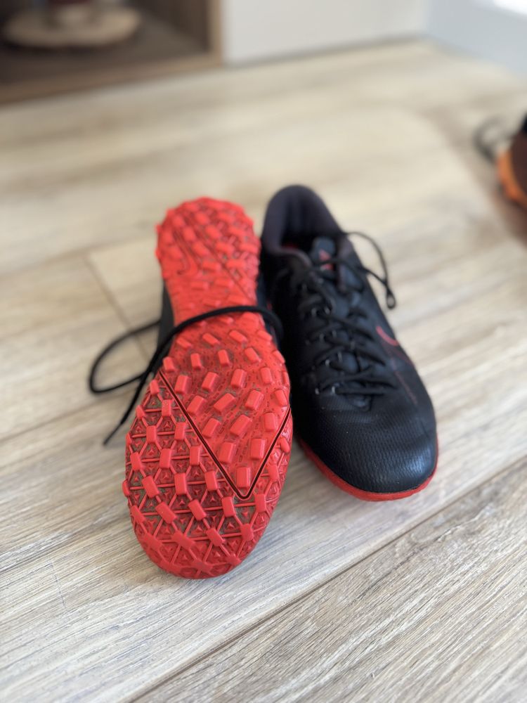 Сороконіжки Nike розмір 33.5