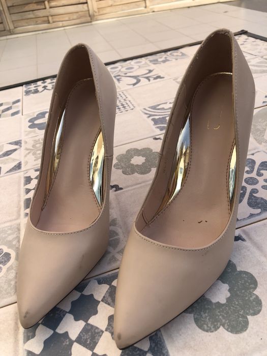 Sapato classico beje