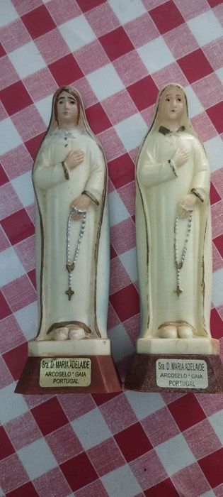 2 estatuetas santa maria Adelaide