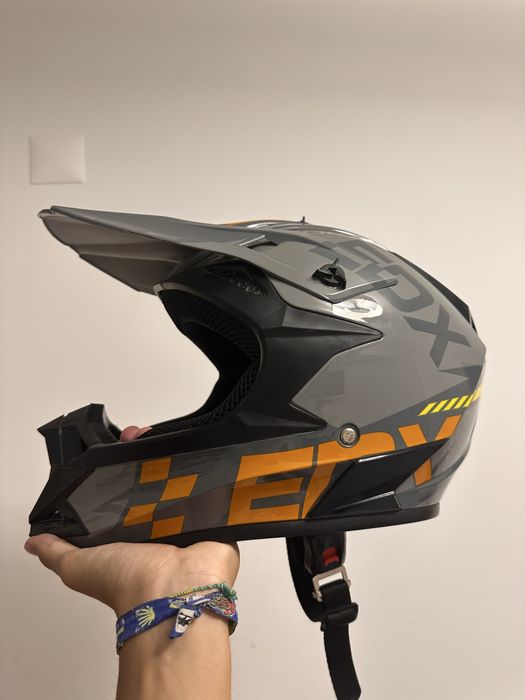 Capacete como novo