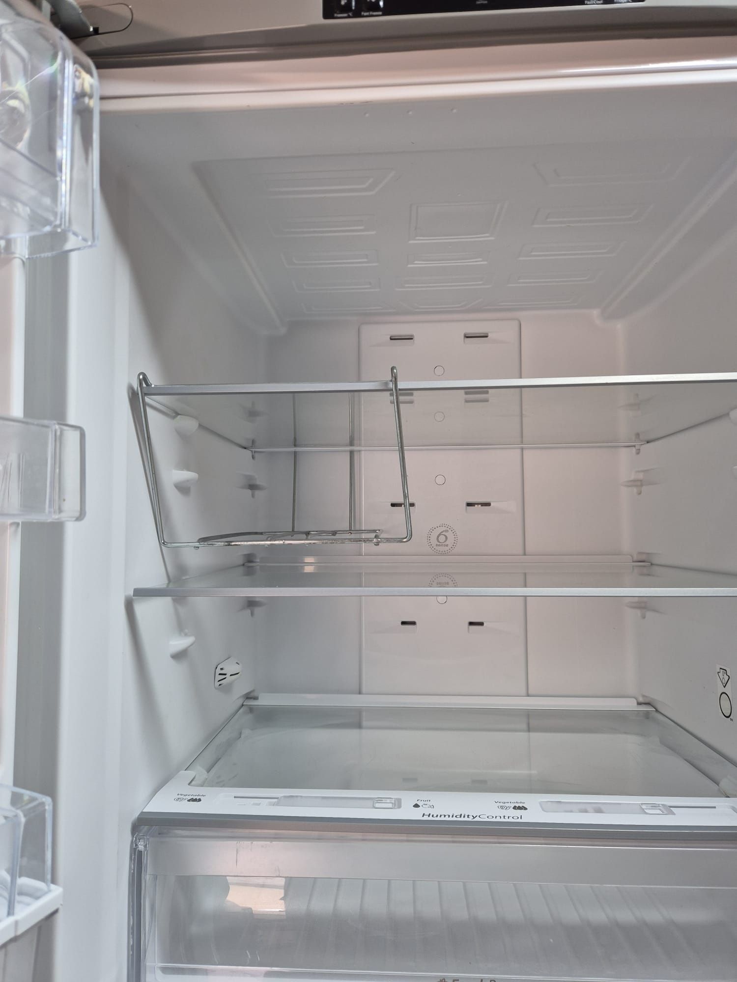 Frigorífico Combinado whirlpool com dispensador de água