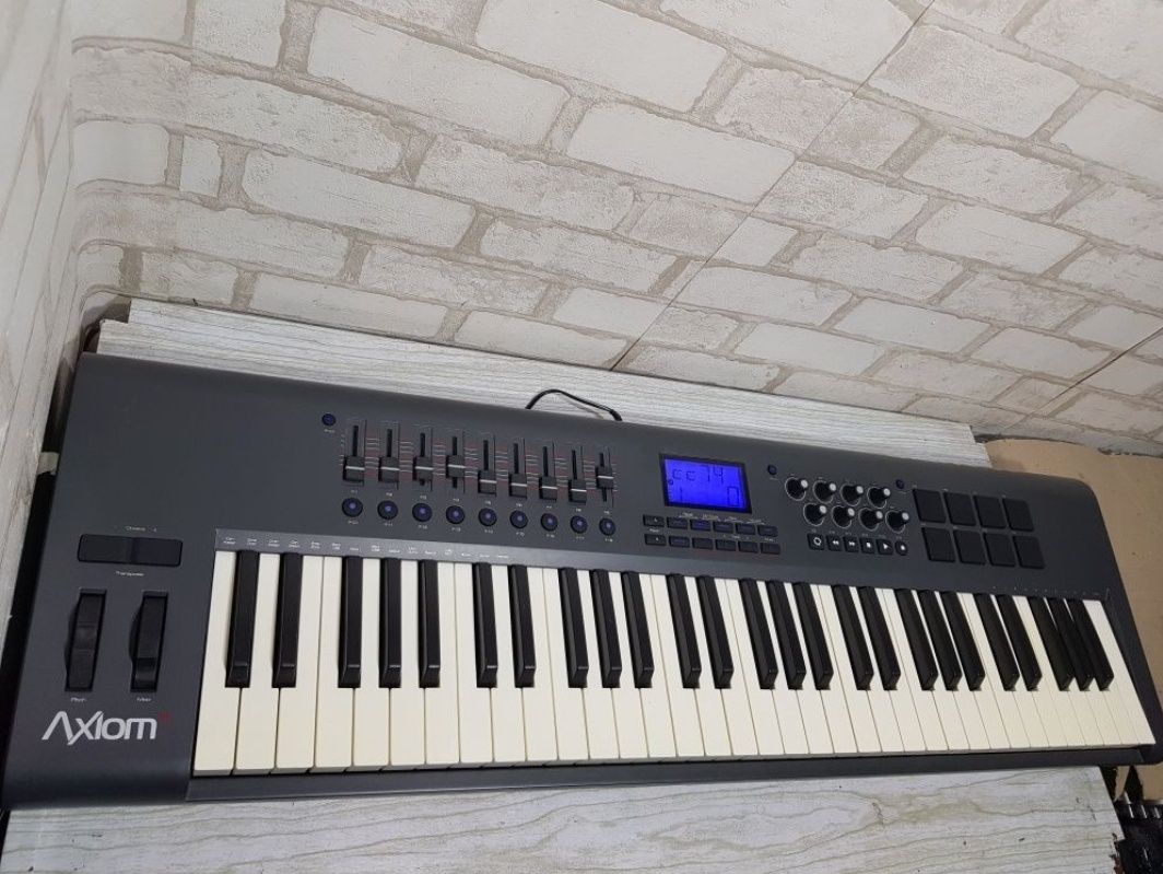 Синтезатор Yamaha PSR-323/M-Audio динамічна клавіатура б/у з Німеччин