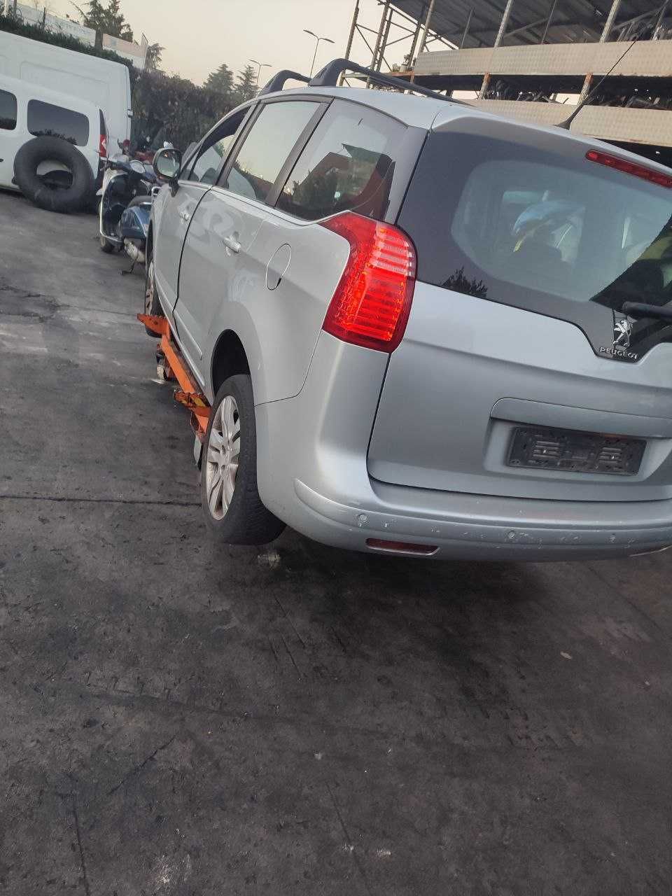 Розборка Peugeot 5008, рестайлінг, двигун 1.6 HDi