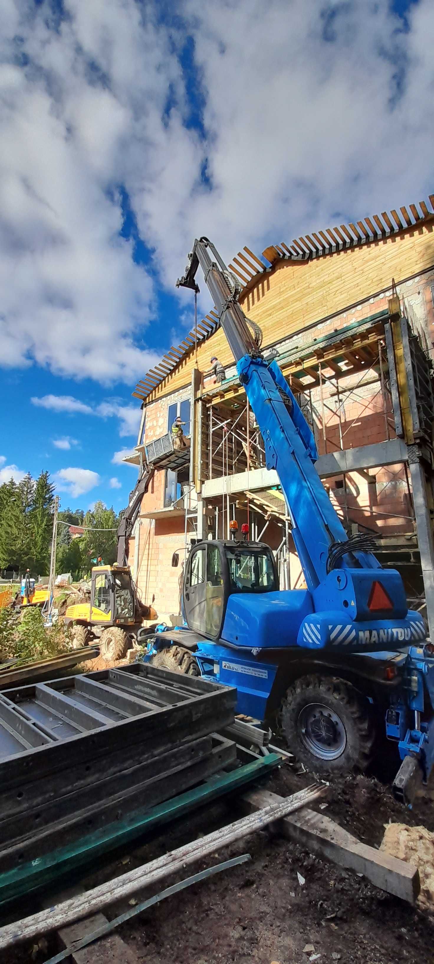 Usługi koparką Mecalac 12mxt, obsługi budów, usługi operatorskie.