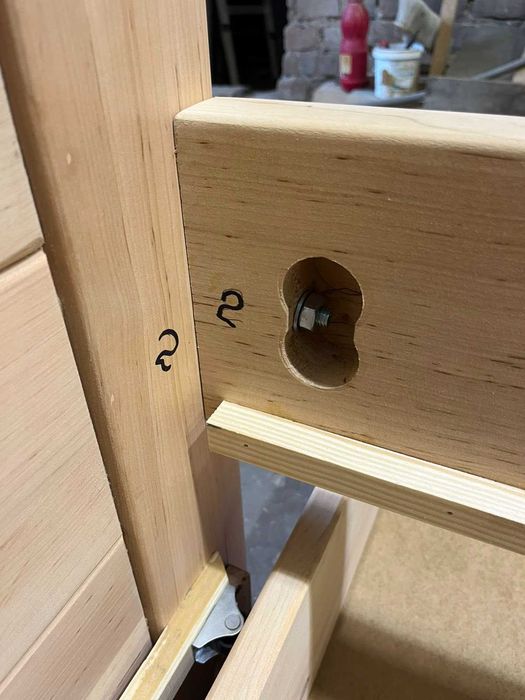 Дерев'яне ліжко вільха