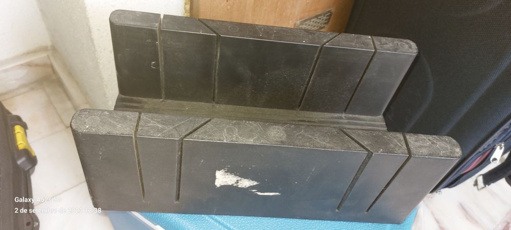 Caixa esquadria Plastico novo Entrego em alfragide e Benfica