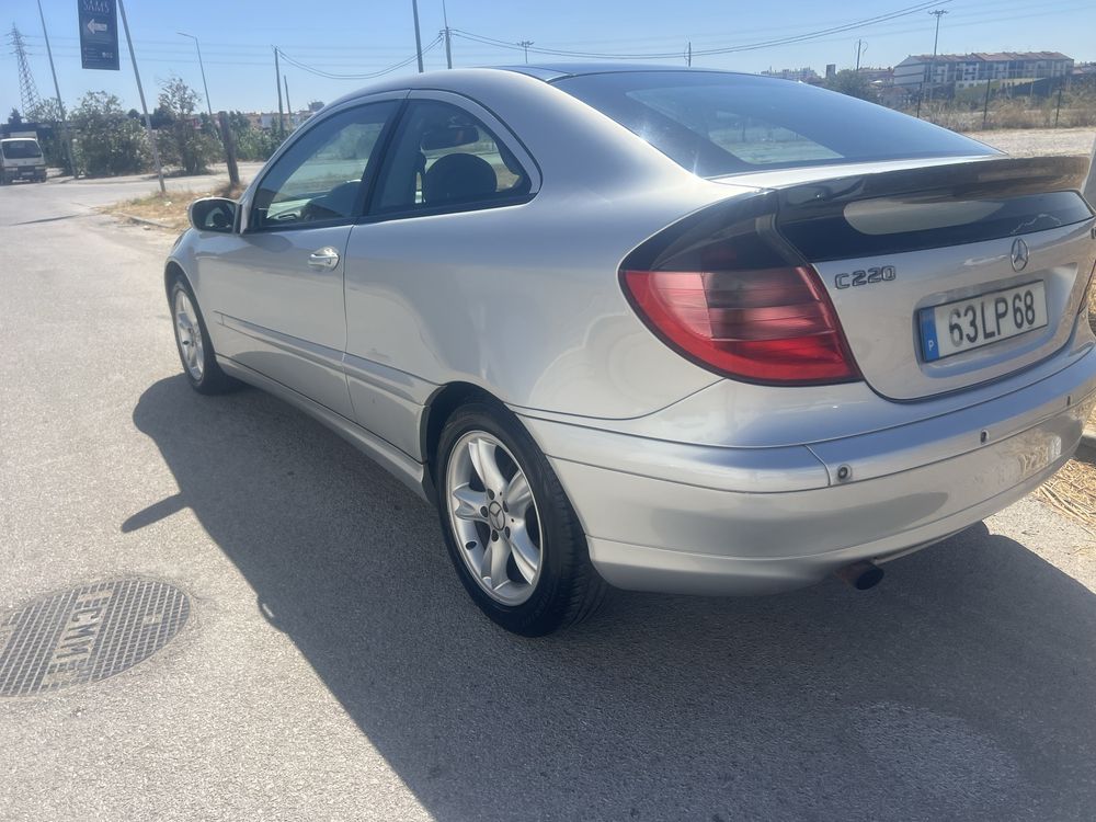 Mercedes coupe   220 cdi