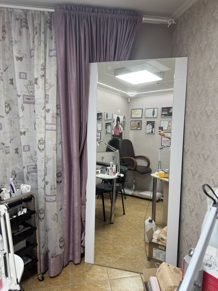 Продам парикмахерское зеркало в идеальном состоянии