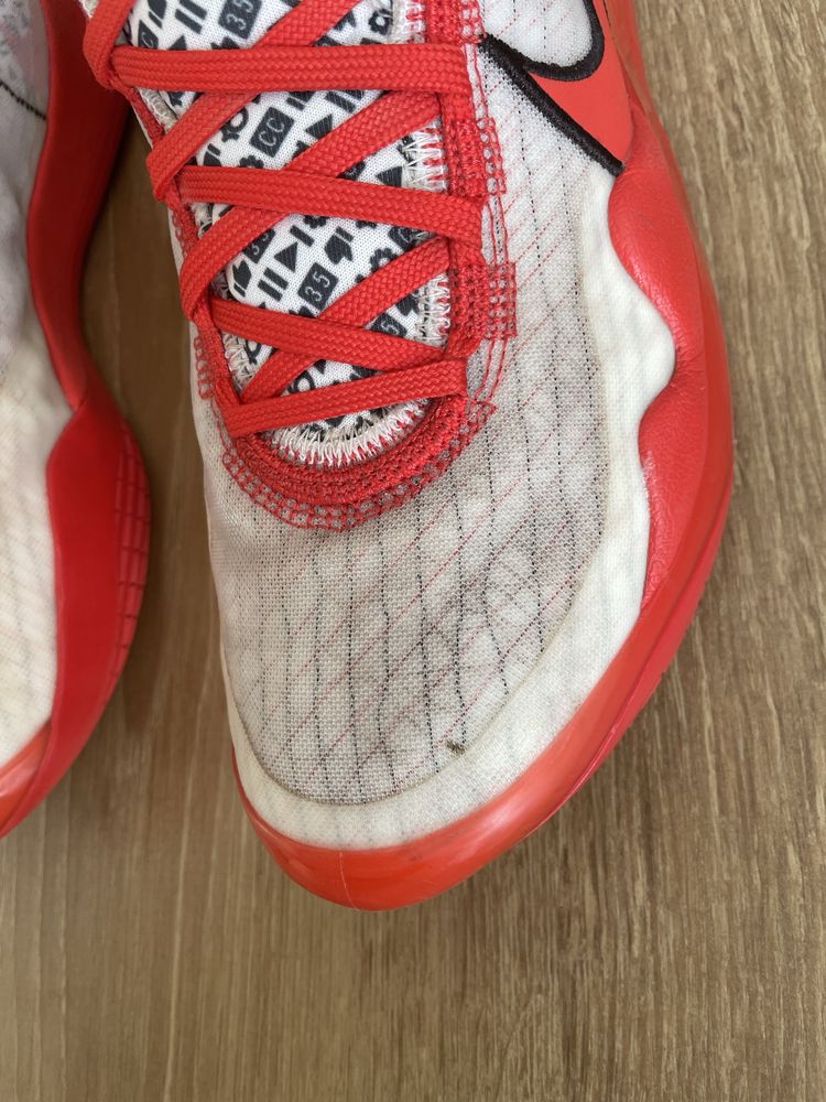Nike Zoom KD 12 QS, Kevin Durant, YouTube edition. US10 EU44