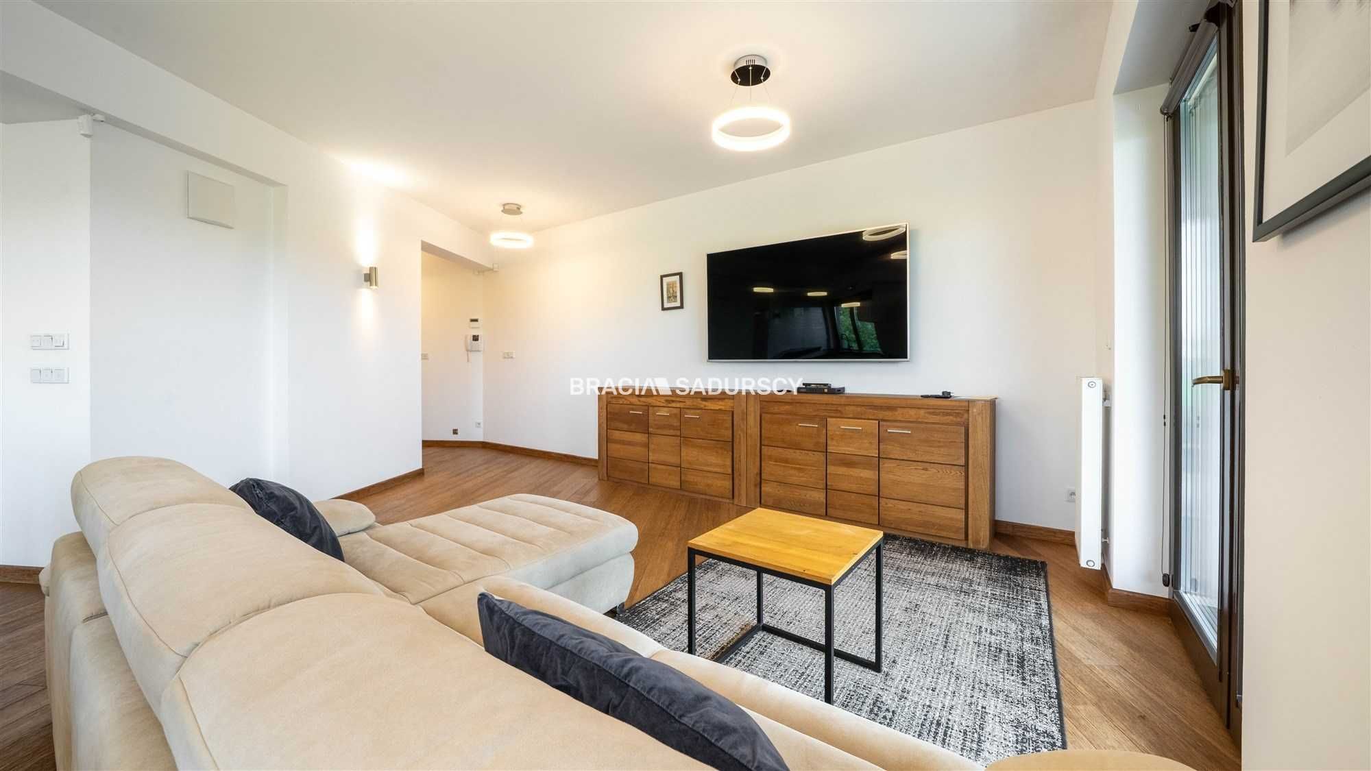 ul. Przedwiośnie | Przestronny salon | Duży balkon