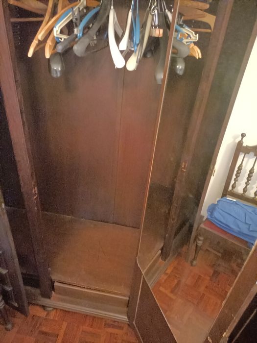 Armário vintage madeira.