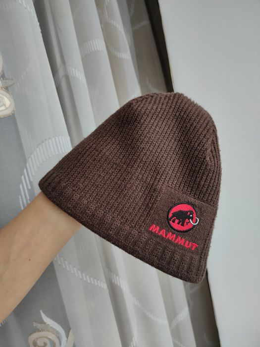 Шапка Mammut оригінал  шапка бини mammut beanie hat 
оригінал Ger