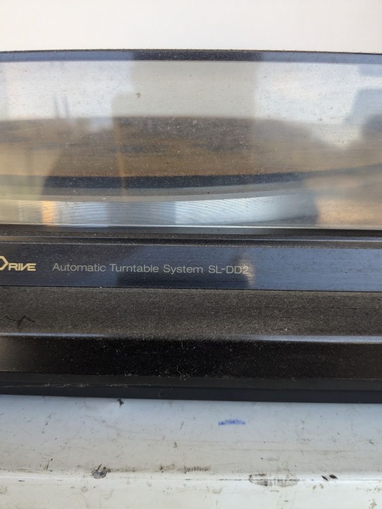 Gira-discos Technics SL-DD2