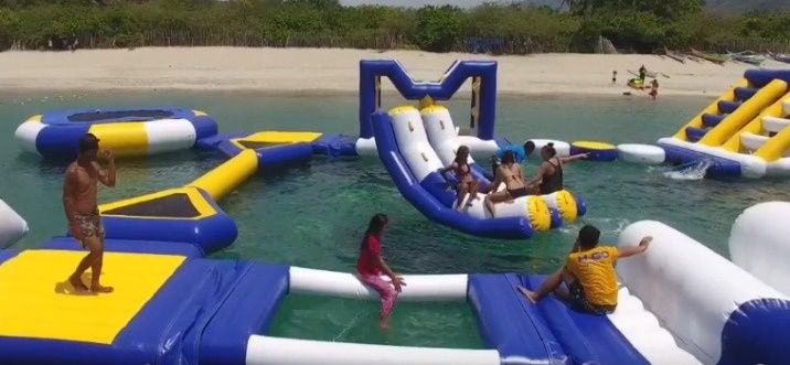 Dmuchany tor wodny park dmuchańce dmuchaniec dmuchana zjeżdżalnia