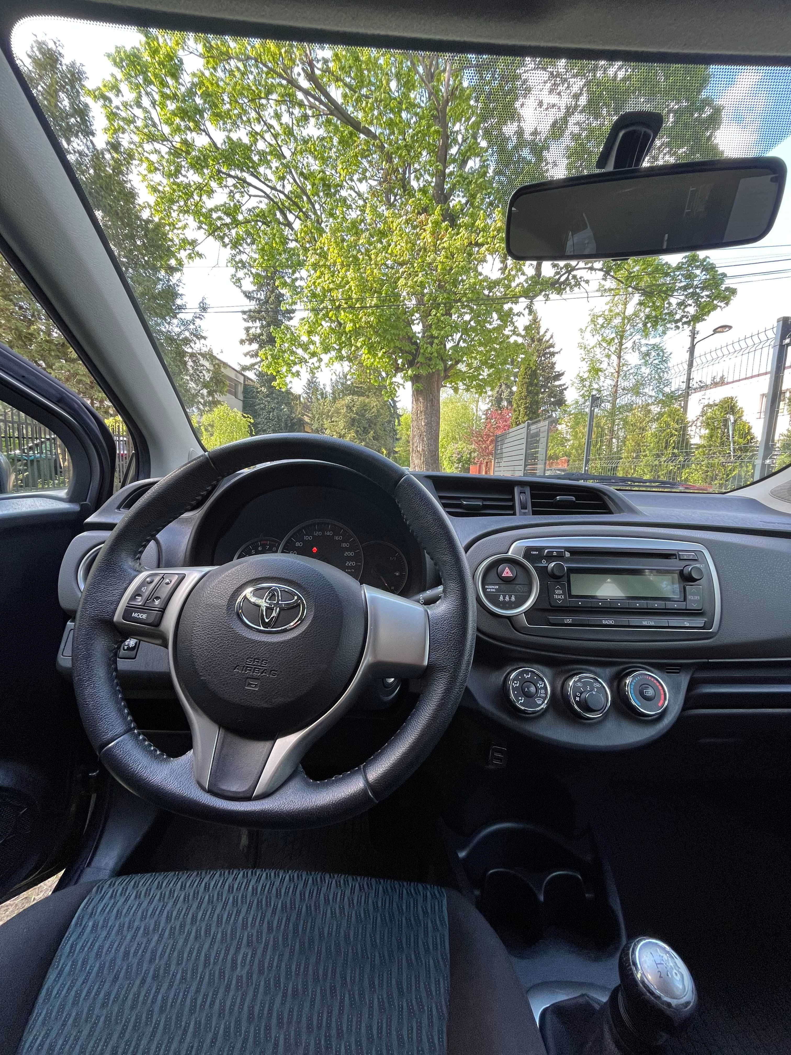 Zadbana Toyota Yaris 2012