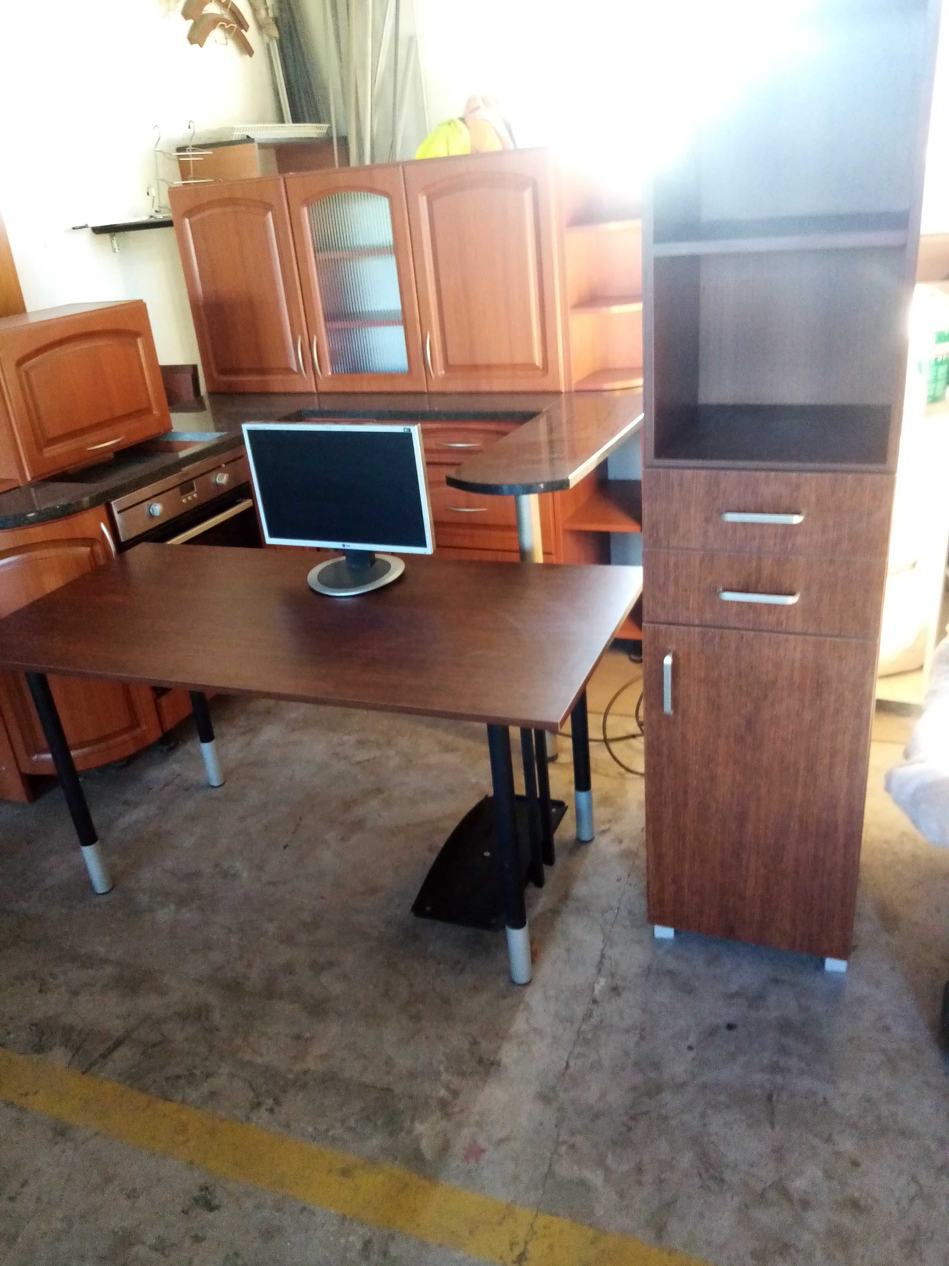 biurko pod komputer + regał