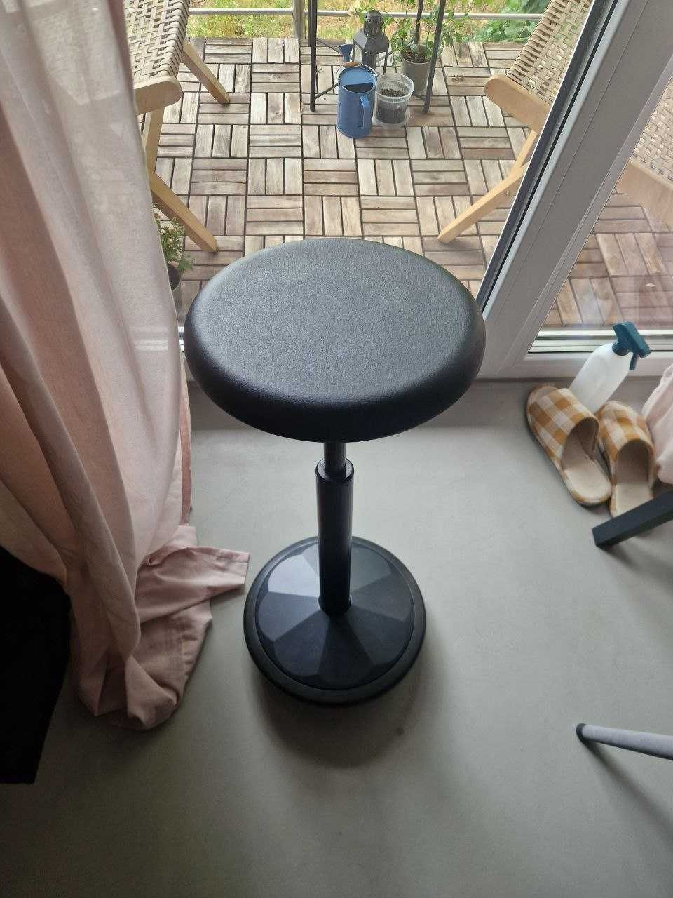 Stołek balansujący ergonomiczny