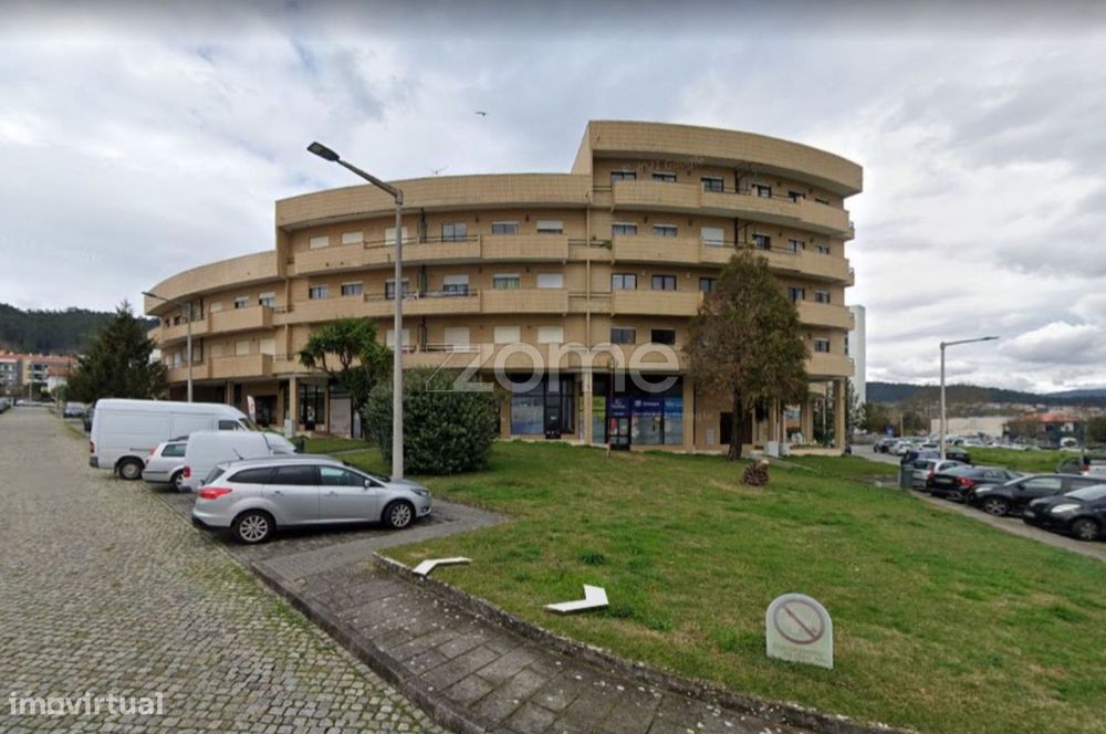 Loja na Galeria Comercial Bairro do Jardim, Viana do Castelo