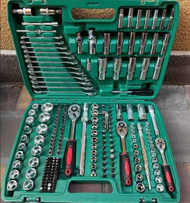 Набори професійних авто інструментів головок ключів від 40 до 216 ел.