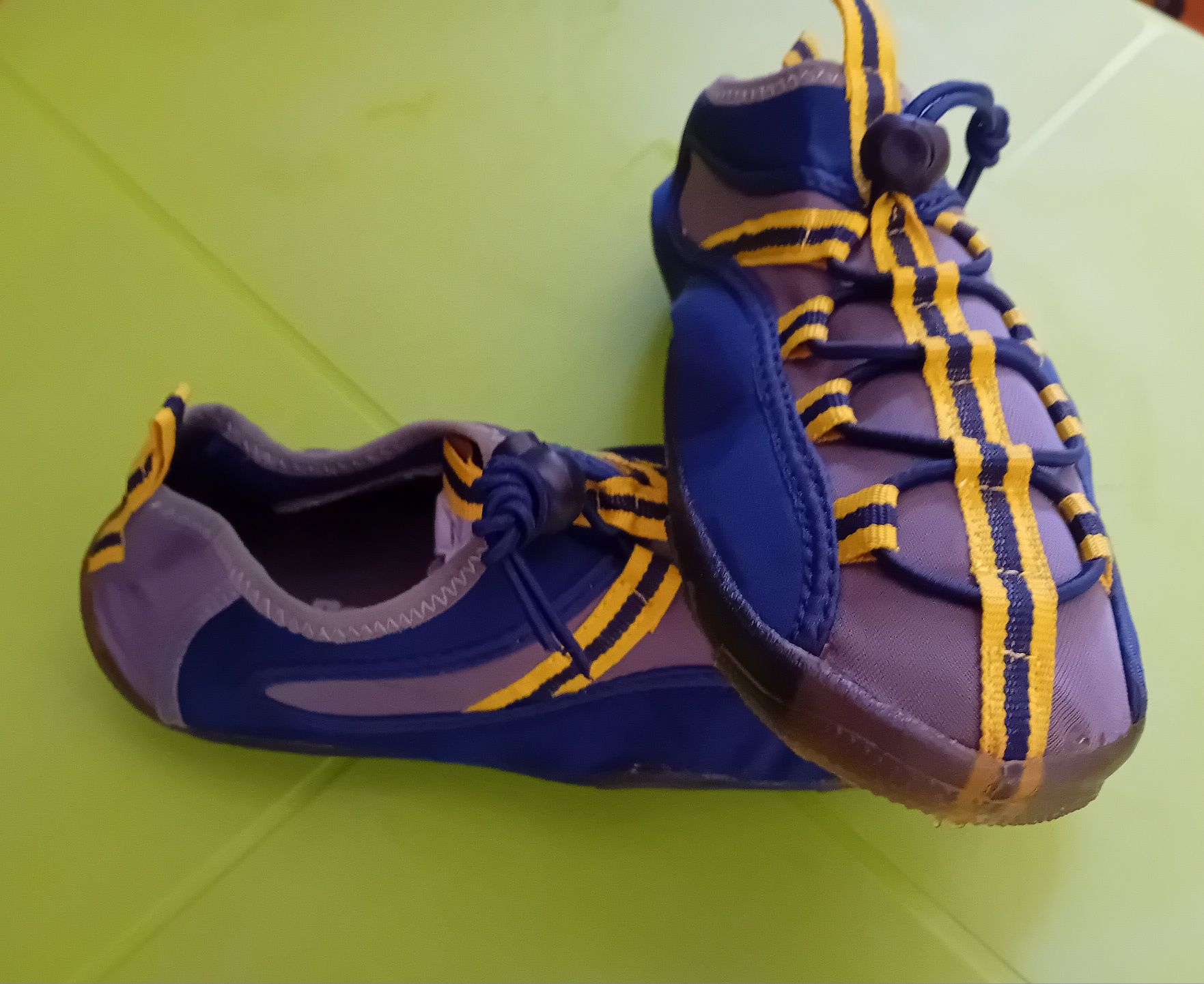 Sapatos Deeply de água T37