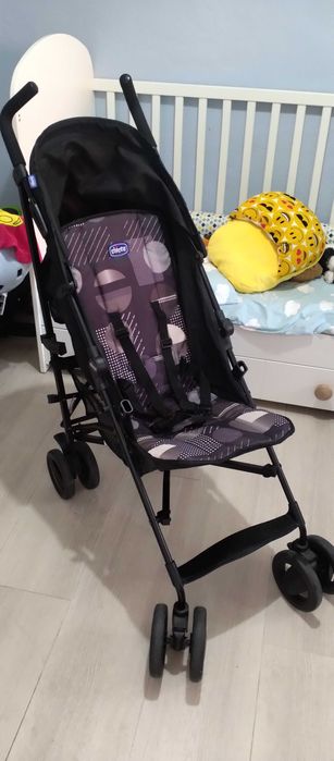 Carro de passeio Chicco novo com caixa