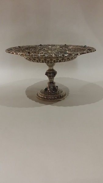 Fruteiro com pegas em Prata