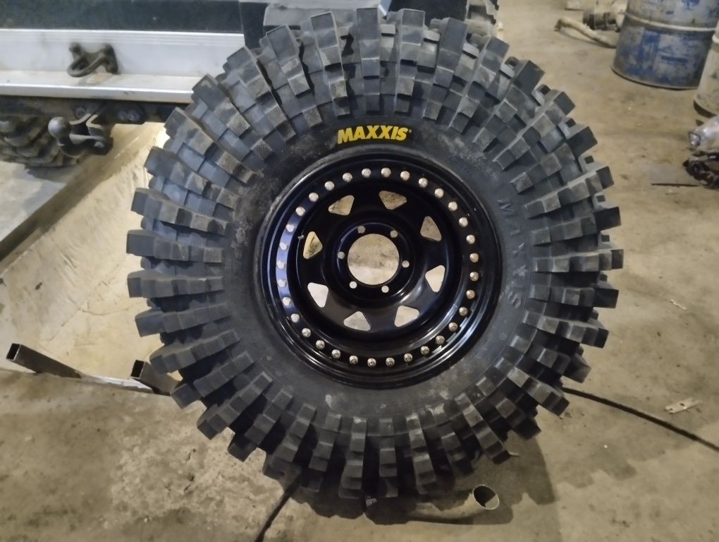 maxxis trepador 38.5/12.5r16. 355/80 r16