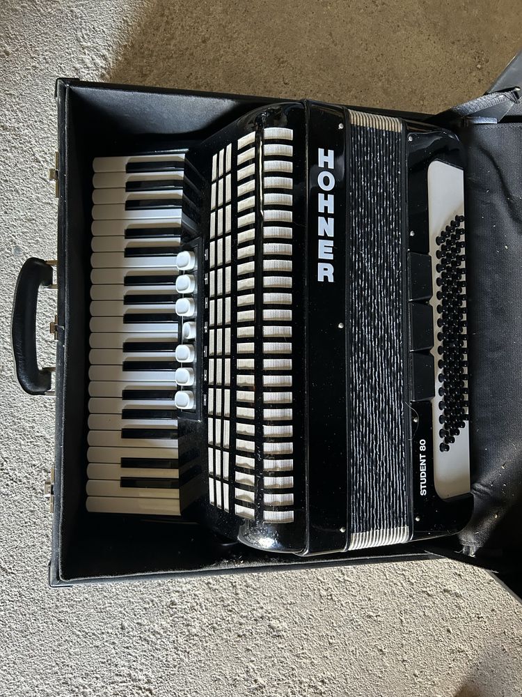 Acordeão HOHNER Student 80