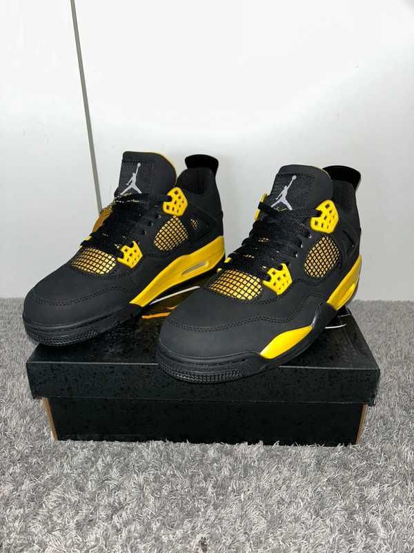 Jordan 4 Retro Thunder R.39