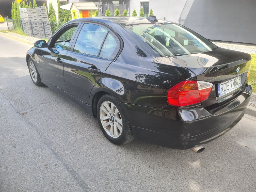 BMW E90 320i 2006r. benzyna - stan BDB