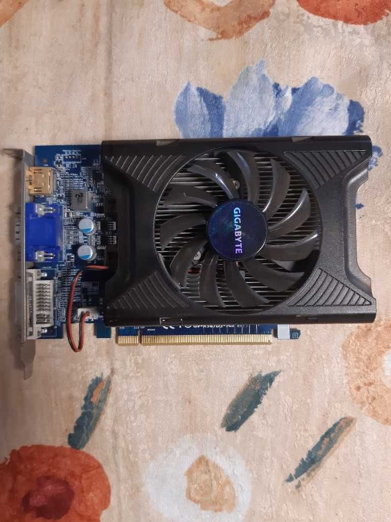 Radeon HD 5670 1GB DDR3 PCI Express 2.1 x 16 Video Card GV-R567D3-1GI.