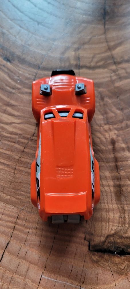 Samochodzik Hot Wheels Mattel pomarańczowy Land Crusher