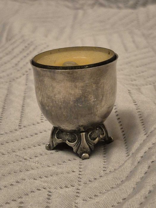 mały srebrny świecznik